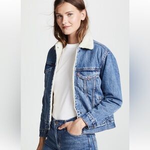 Levi’s Ex-Boyfriend Sherpa Trucker Jacket. Size medium. Excellent condition.